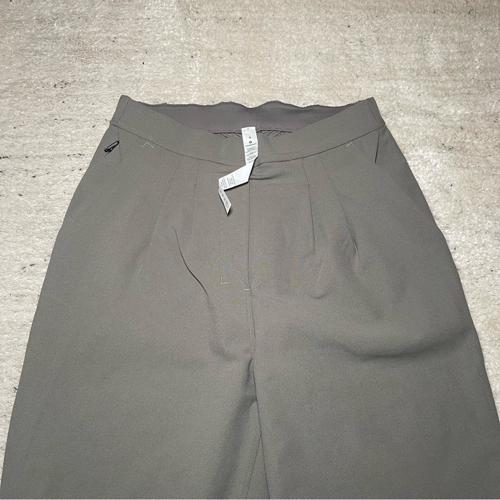 Lululemon Essential High Rise Trouser - Picture 6 of 8
